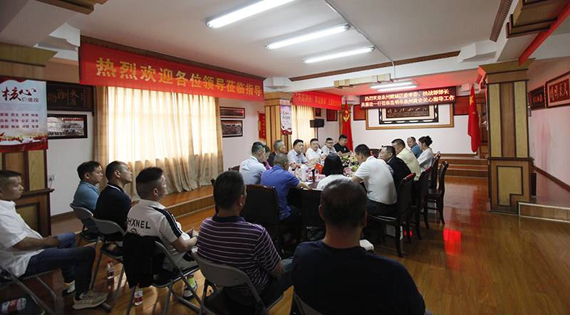 泉州市鲤城区委常委、统战部部长吴振法一行到昆明市泉州商会调研指导工作